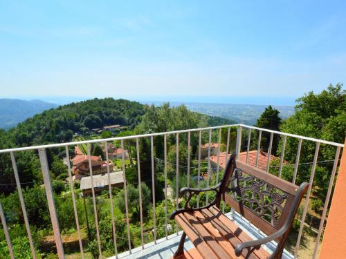  Spacious Holiday home in Tuscany surrounded by mountains, Pension in Camaiore