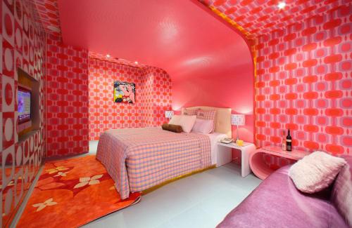 Rainbow Forest Motel