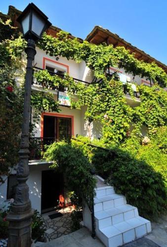 Chrissafis Hotel