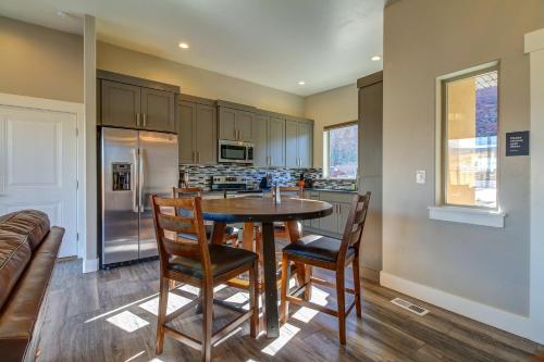 Rim View 2 in Spanish Valley