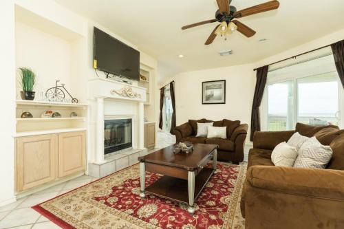 Oceanside Paradise - image 7