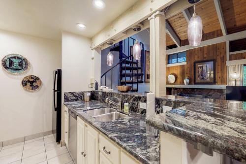 Lakeland - image 7