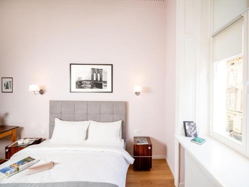 Art Deco Central Rooms - image 5