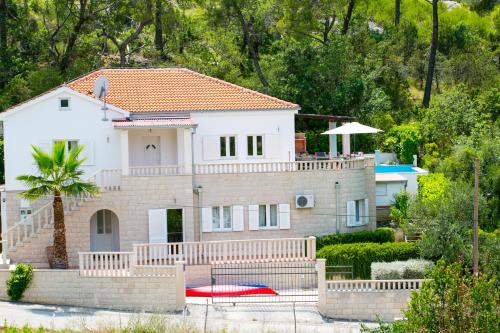  Villa with private pool in Bobovišća