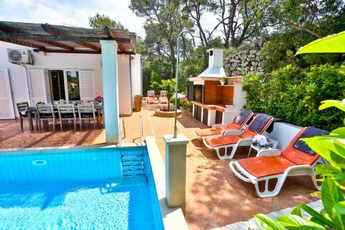  Villa with private pool in Bobovišća