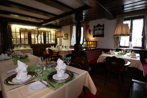 餐飲選擇, 施多羅是瓦茲瓦爾德酒店 (Schwarzwaldhotel Stollen) in 布賴施高地區古塔赫