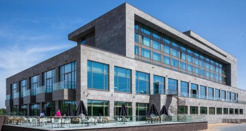 ทัศนียภาพภายนอกโรงแรม, Van der Valk Hotel Tilburg in ทิลเบิร์ก
