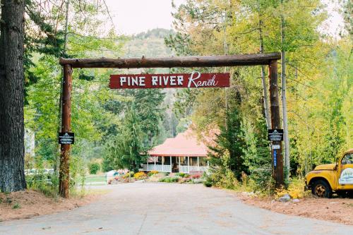 Pine River Ranch B&B - 편의 시설/서비스