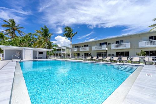 Swimming pool, Matecumbe Resort in Lower Matecumbe Key