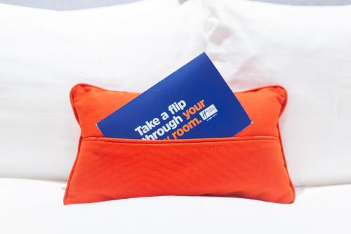 Holiday Inn Express - London Heathrow T4 an IHG Hotel - image 13