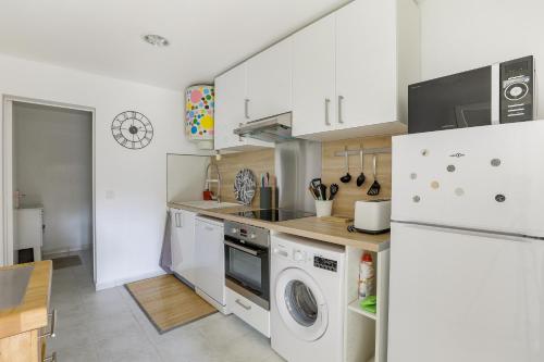 кухня, Maison avec jardin et jacuzzi proche Polytechnique in Palaiseau