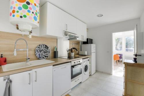 кухня, Maison avec jardin et jacuzzi proche Polytechnique in Palaiseau