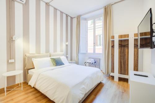 Spanish Steps Luxury Apartment, Rome (photo 9)