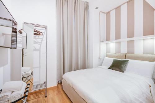 Spanish Steps Luxury Apartment, Rome (photo 10)