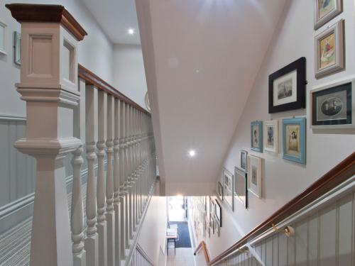 W12 Rooms - image 11