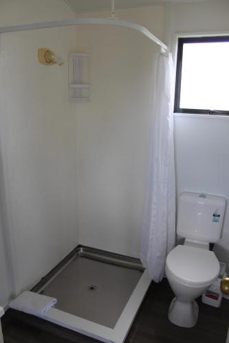 1 Bedroom Ensuite Cabin image 7