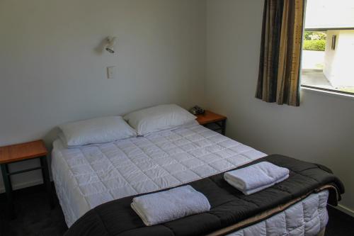 1 Bedroom Ensuite Cabin image 2