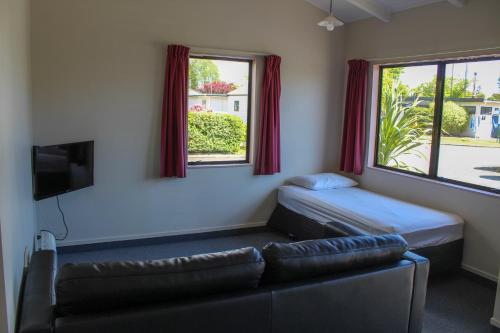 1 Bedroom Ensuite Motel Style Unit image 3