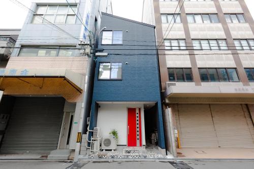 Lunar Rainbow Apartment, Osaka