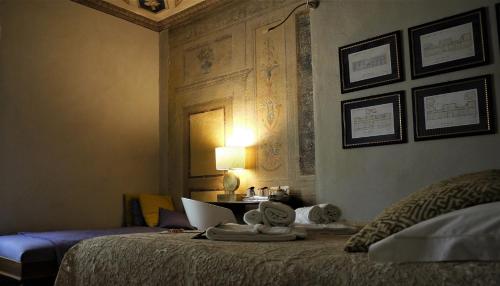 1 king bed, 1 sofa bed