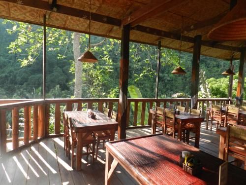 Restaurant, Nuts Huts near Tarsier Conservation Area