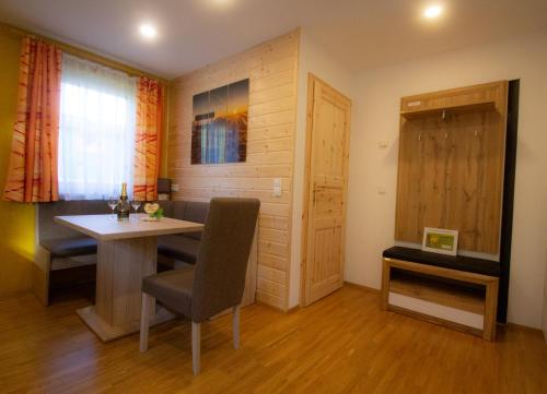 מטבח, Appartement Sonnblick Kuschelsuite in den Bergen in Sankt Nikolai