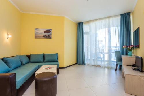 One-Bedroom Suite image 9