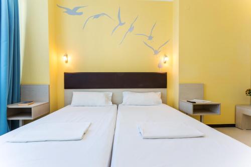 Two-Bedroom Suite with Free Parking included image 7