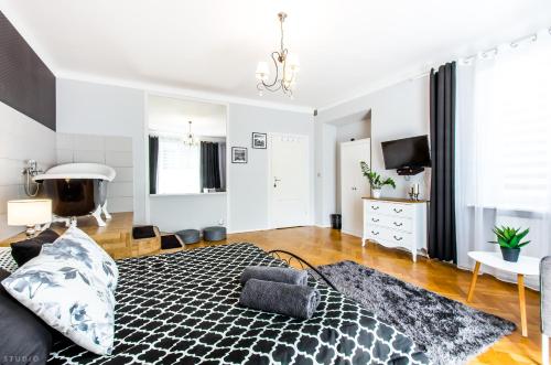 ClickTheFlat Apartment Chmielna 7 5