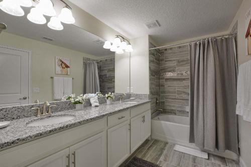 Storey Lake-4 Bedroom Townhome w/Spashpool-1613ST - image 3