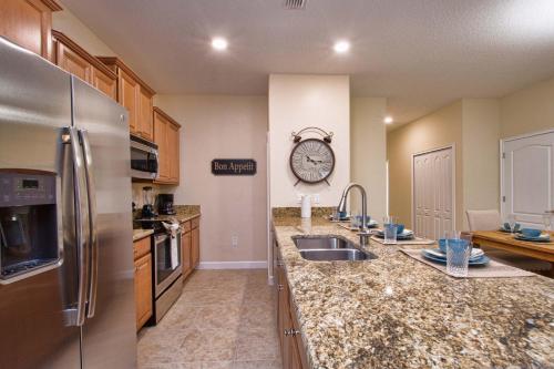 Storey Lake- 5 Bedroom Townhome w/Pool -1601ST - image 9