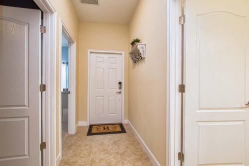 Storey Lake- 5 Bedroom Townhome w/Pool -1601ST - image 3
