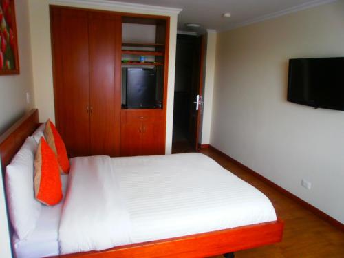 Double Room image 4