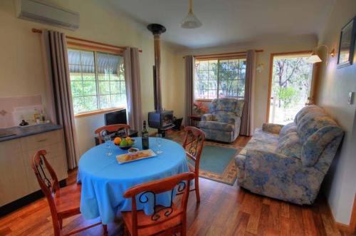 Accommodation Creek Cottages & Sundown View Suites