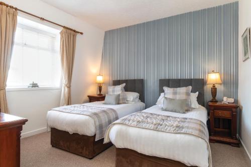 Bron Eifion Hotel - Tap to explore photos
