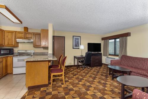 AmericInn by Wyndham Elkhorn Near Lake Geneva