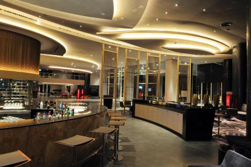 Bar/lounge, Amaranth Suvarnabhumi Hotel (SHA Plus+) in Suvarnabhumi Airport