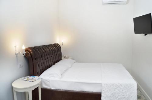 Junior Suite with Balcony image 8