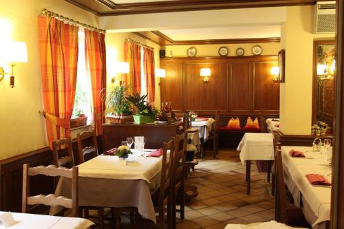 Logis Hotel Restaurant A L'Etoile - 레스토랑