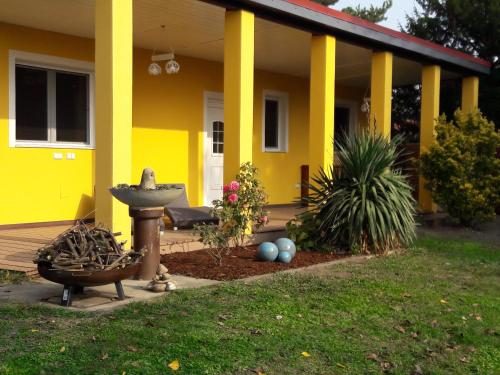 Bungalow At Lake Alte Donau An Der Unteren Alten Donau 85 184 12 Vienna Austria Hotels Beside