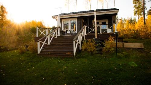 Tahlo Hillhouse and Underhill Beach & Sauna