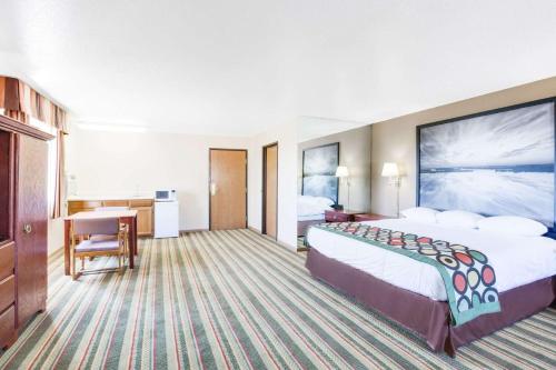 ซูเปอร์ 8 บาย วินด์แฮม มิตเซลล์ (Super 8 By Wyndham Mitchell) in มิตเซลล์ (SD)