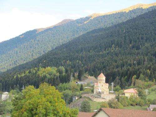 Közeli látványosságok, Jeiran Japaridze's Guesthouse in Mestia