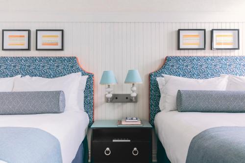 Double Room with Two Double Beds image 2