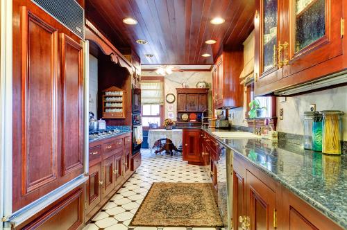 Montgomery Mansion B&B Claysville (PA)