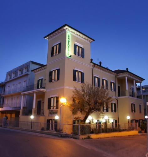 Hotel La Torre - 출입구
