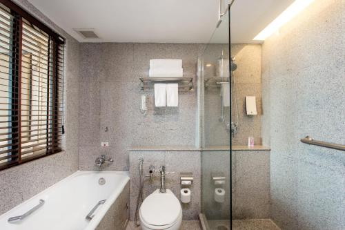 room detail thumbnail 2