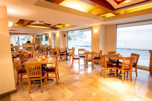 Hotel Plaza Calzada - 레스토랑