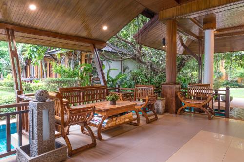 Facilities, Lanta Miami Resort in Klong Nin Beach