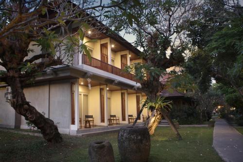 Балкон, Matahari Bungalow Hotel in Балі